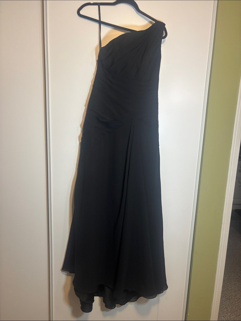 SORELLA VITA Black One-Shoulder Chiffon Evening Gown
